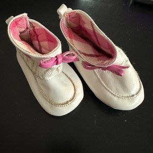 Gap Ivory Leather and Knit Newborn Baby Sz 3-6mon